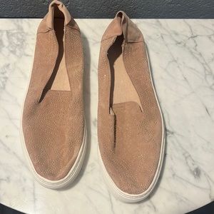 Rachel Zoe tan with gold shoes